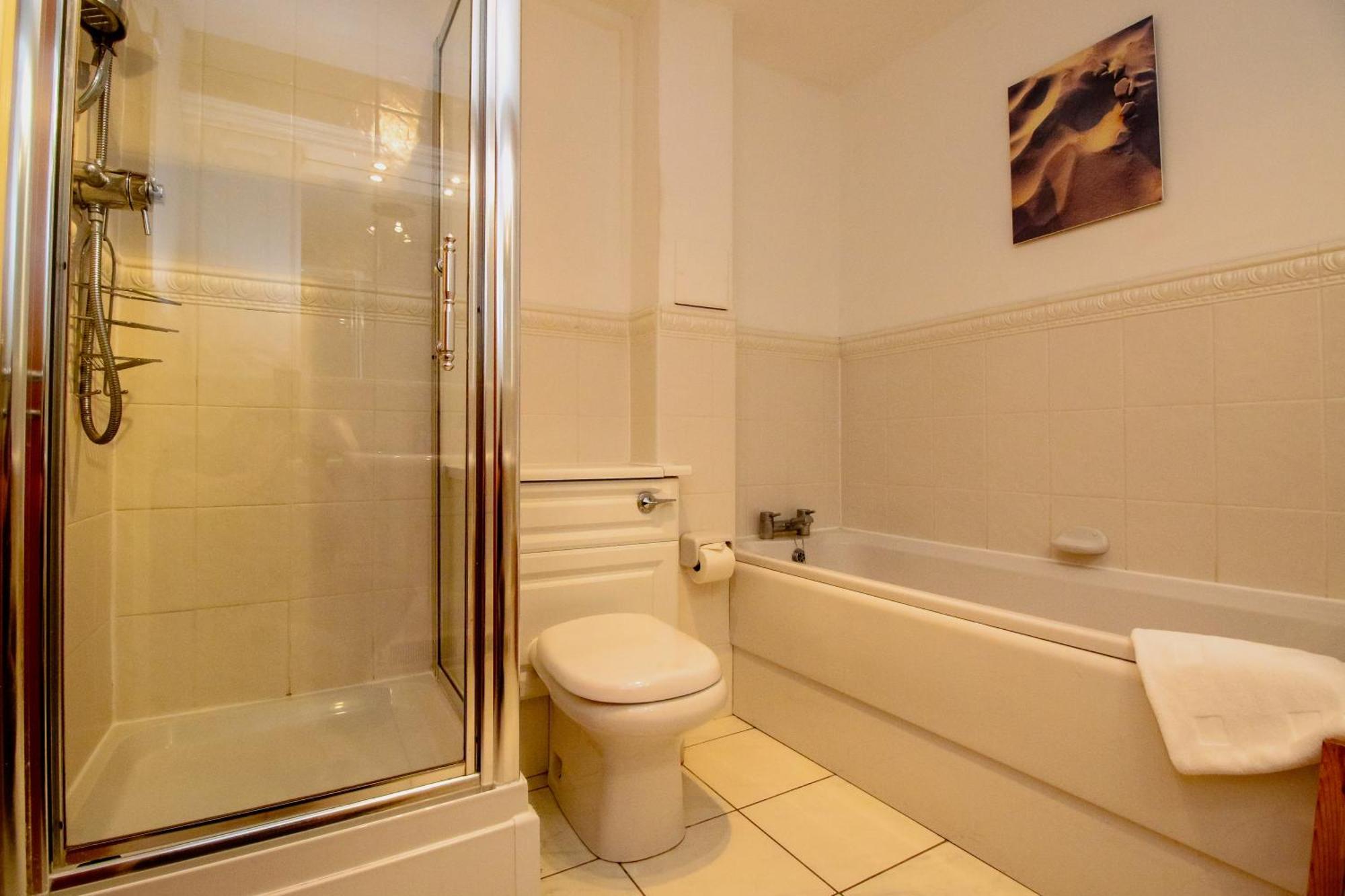 Turnberry Apartments Szoba fotó