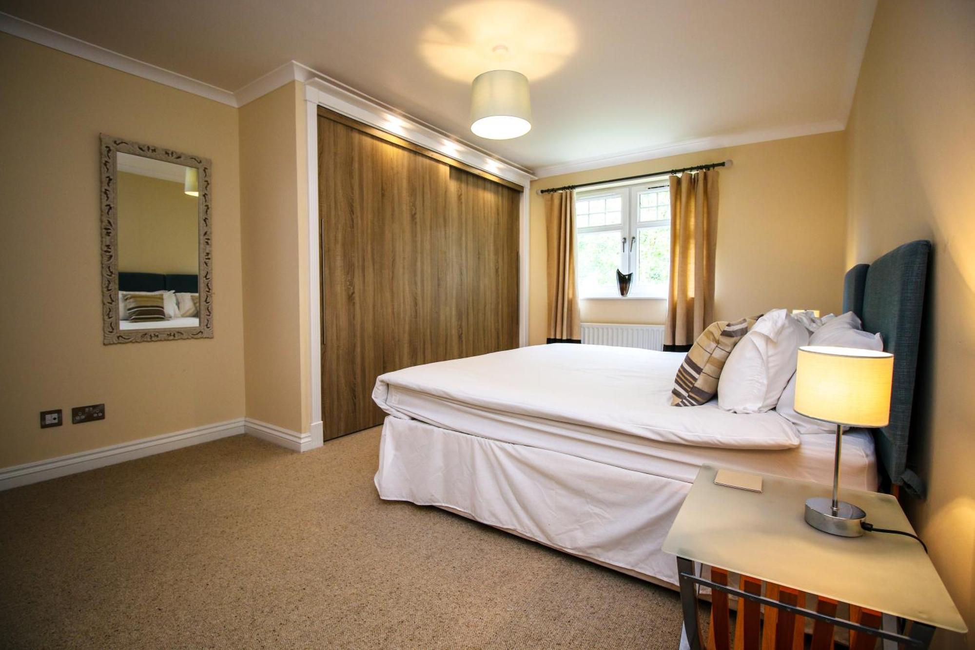 Turnberry Apartments Szoba fotó