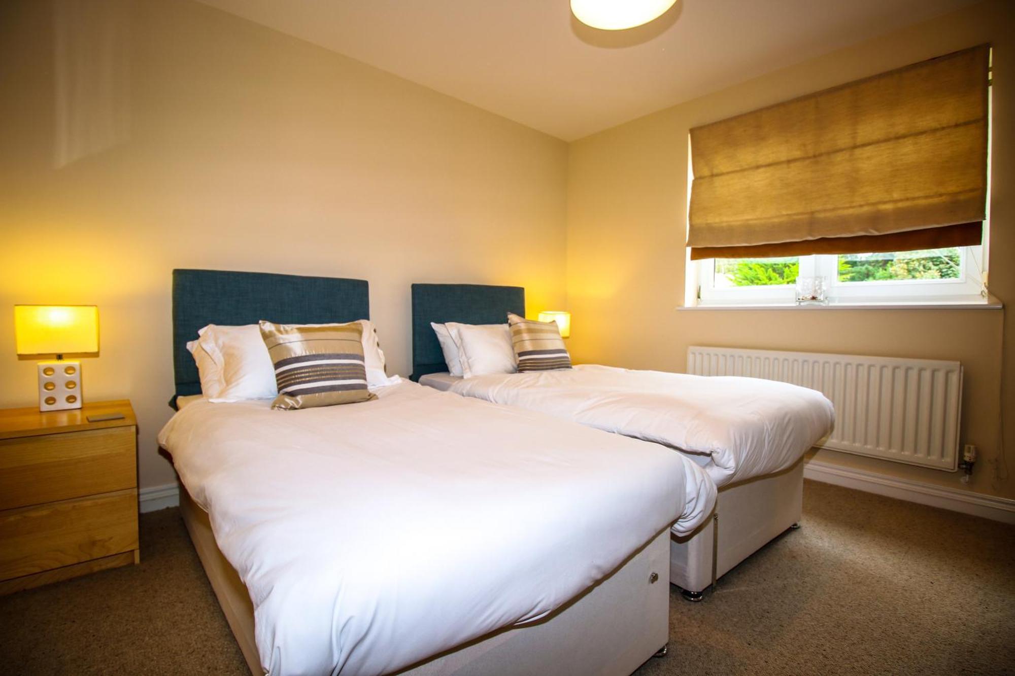 Turnberry Apartments Szoba fotó